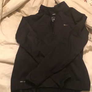Nike Black lined running pullover size Medium